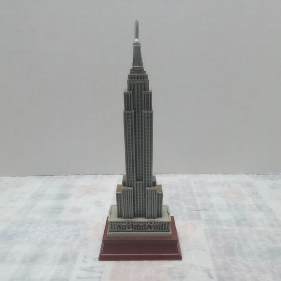 Empire State Building Miniature Model – Iconic NYC Decor - Picture 3 of 8